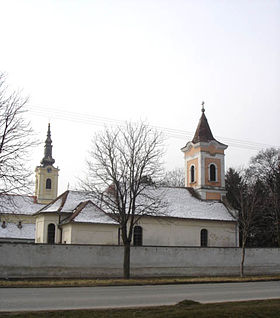 Les églises catholique et orthodoxe de Perlez