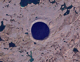 Image satellite du cratère des Pingualuit, en provenance de Landsat 7