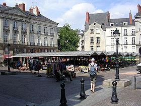 La place du Bouffay et son marché couvert
