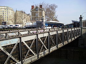 Pont-métro Morland, côté Seine.jpg