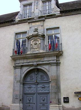 Le portail d'entrée de l'ancien palais archiepiscopal