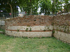 Base de la tour du rempart gallo-romain