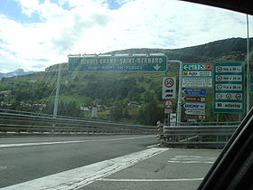 La E27 à proximité du tunnel du Grand-Saint-Bernard (Saint-Rhémy-en-Bosses, Vallée d'Aoste)