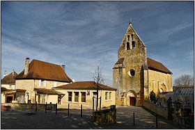 Mairie et église de Saint-Vincent-le-Paluel.