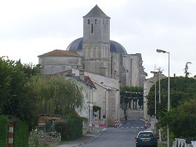 Le centre-bourg de Saint-Romain-de-Benet