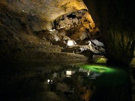 Saint-Léonard underground lake 1.JPG