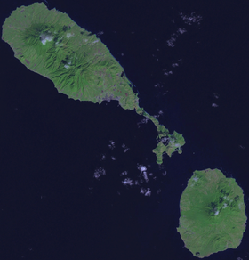 Image satellite de Saint-Christophe-et-Niévès avec l'île Saint-Christophe en haut a gauche.