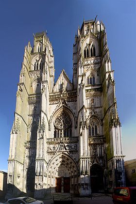 Façade de basilique de Saint-Nicolas-de-Port