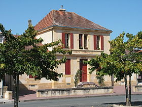 La mairie de Saint-Pierre-d'Eyraud