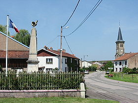 Église et monument aux morts