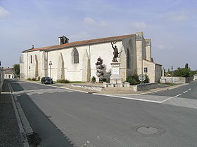 Église et monuments aux morts