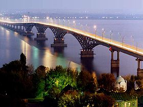 Pont de Saratov sur la Volga.