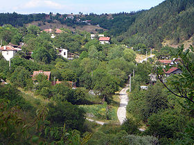 Vue générale du village de Vrapča en Bulgarie