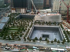 Mémorial du World Trade Center avec ses deux bassins en construction.
