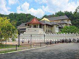 Le temple de la Dent du Bouddha à Kandy