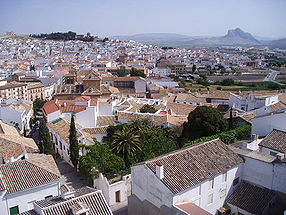 Vue générale d'Antequera, au fond, la Peña de los Enamorados