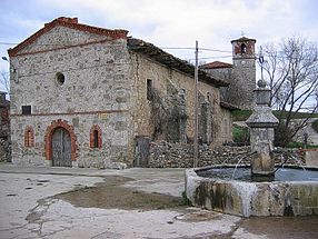 Villambistia : la Fontaine des pélerins,et la chapelle Saint Roch