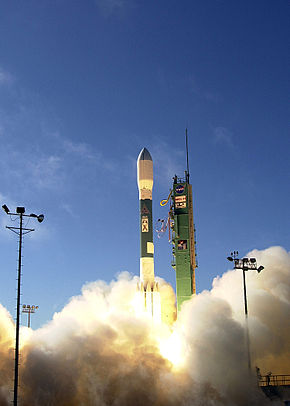 Accéder aux informations sur cette image nommée Delta II 7920 launch with NROL-21.jpg.