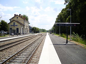 Gare de Mareuil-sur-Ourq : vue en direction de Trilport.