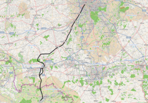 La ligne Hautmont - Feignies (frontière) continue en Belgique sous dénomination de ligne 96.