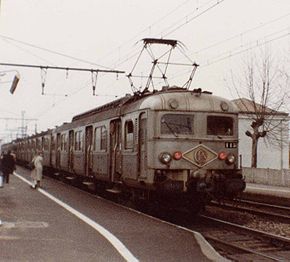  Z 5115 en UM à Montereau en janvier 1981. Ses feuxrouges normalisés ont été mis en place lors de sa GRG.