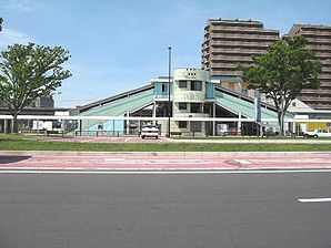 Kimitsu-station-southexit-stationhouse.jpg