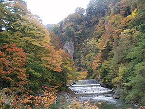 Takanoyu Onsen Fall Color 164.jpg
