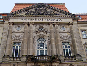 2004-viadrina -main building Sicherlich.JPG
