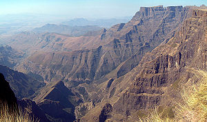 Vue de l'« amphithéâtre », une partie des montagnes Drakensberg