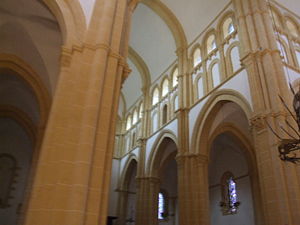 Basilique de Paray-le-Monial - Nef.jpg