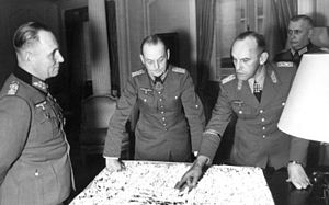 Rommel, von Rundstedt, Alfred Gause et Bodo Zimmermann (Paris, Hôtel George-V le 19 décembre 1943)
