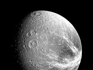 Prise de vue de Dioné par Voyager 1