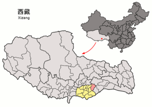 Localisation du xian de Gyaca (en rose) dans la préfecture de Shannan (en jaune)