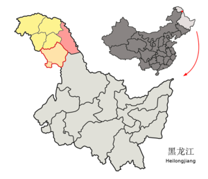 Localisation du xian de Huma (en rose) dans la préfecture de Daxing'anling (en jaune et saumon clair)