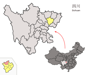 Localisation de la ville de Langzhong dans sa juridiction (en rose) et la préfecture de Nanchong (en jaune)