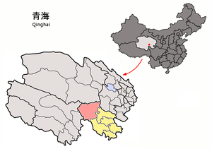 Localisation du siège du district de Madoi (en rose) dans la préfecture de Golog (en jaune)