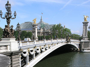 Pont Alexandre III et le Grand Palais au fond