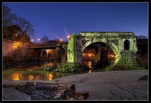 Ponte Rotto, Rome, Italy. Pic 03.jpg