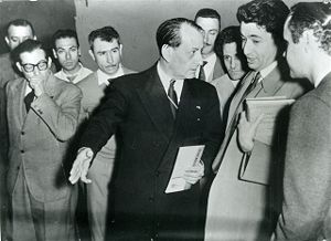 André Malraux (au centre) en 1959avec le poète argentin Rafael Squirru.
