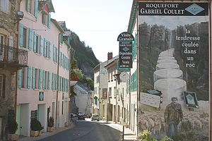 Roquefort-sur-Soulzon-mainstreet.jpg