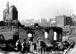 Soviet civilians in a ruined Smolensk.jpg
