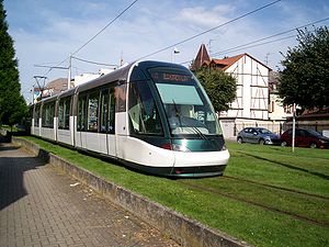 TramStrasbourg lineA Rotonde avant versIllkirch2.JPG