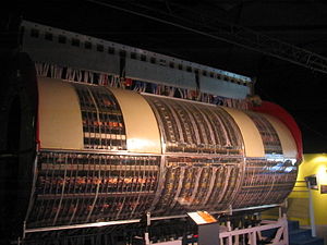 Section centrale du détecteur UA1 au musée Microcosm du CERN