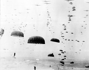 Lachers de parachutistes au dessus de la Hollande lors de l'opération Market Garden