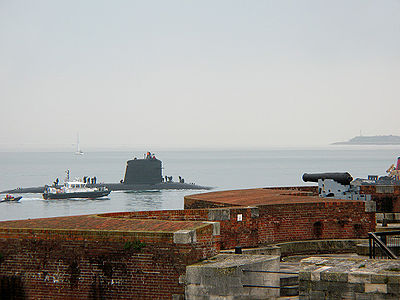 L'Améthyste entant dans las base navale de Portsmouth le 6novembre 2008