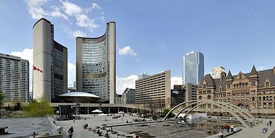 Toronto - ON - Rathaus und Nathan Phillips Square.jpg