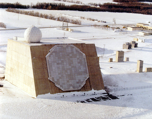 Le radar tridimensionnel à balayage électronique AN/FPQ-16 Perimeter Acquisition Radar Characterization System (PARCS) de 37 mètres de la  Cavalier Air Force Station à était construit à l'origine pour ce systéme d'arme, il est en 2009 toujours actifs dans la défense antimissile.