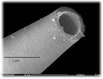Image d'une pipette traditionnelle obtenu par microscopie électronique