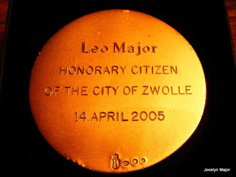 Verso de la medaille de citoyen honorable de Leo Major.jpg